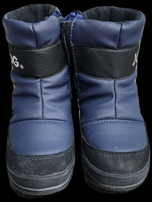 Продам детские сапожки Jogger