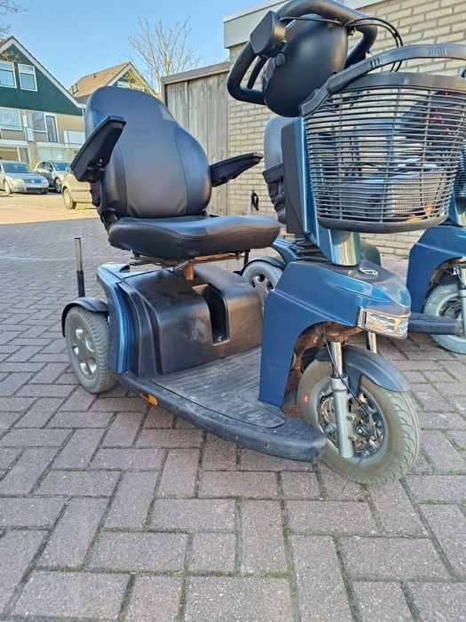 Carucioare electrice pentru bătrâni/persoane cu handicap