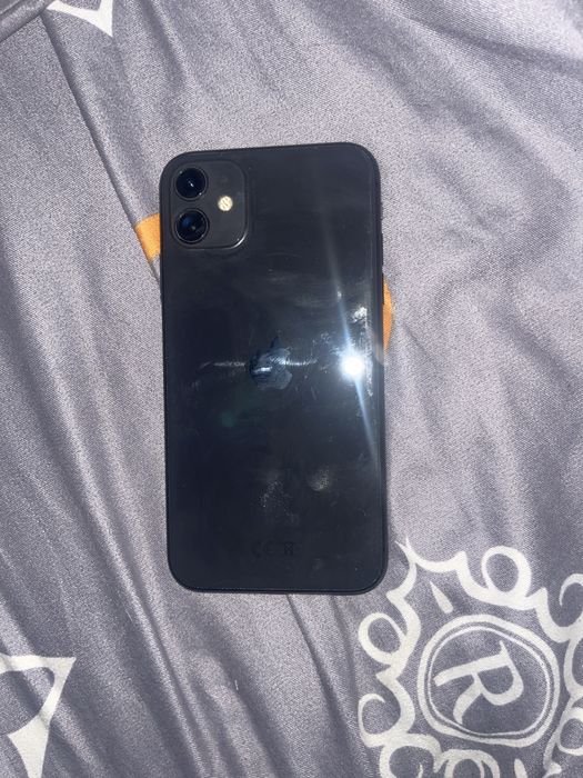 Продам айфон 11