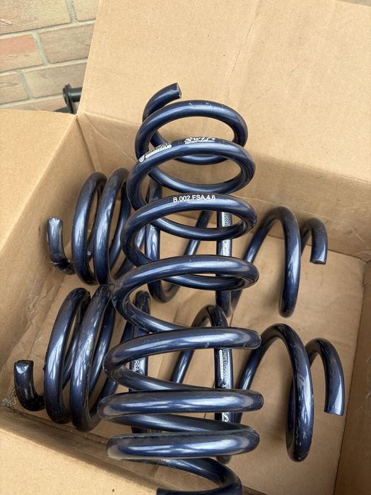 Dual rate пружини за Тесла Модел 3