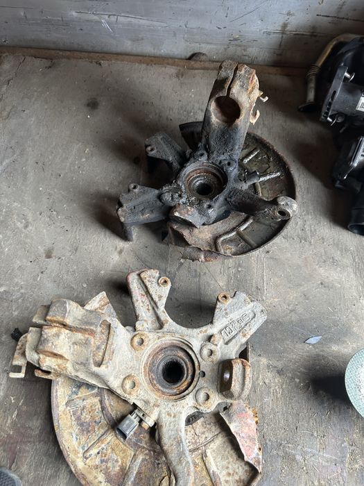 Fuzeta stanga dreapta Volkswagen / Skoda / Seat Golf 5 / passat b6 b7 cc jetta / octavia 2 motor 1.9 / 2.0 diesel benzina 5 / 6 trepte
