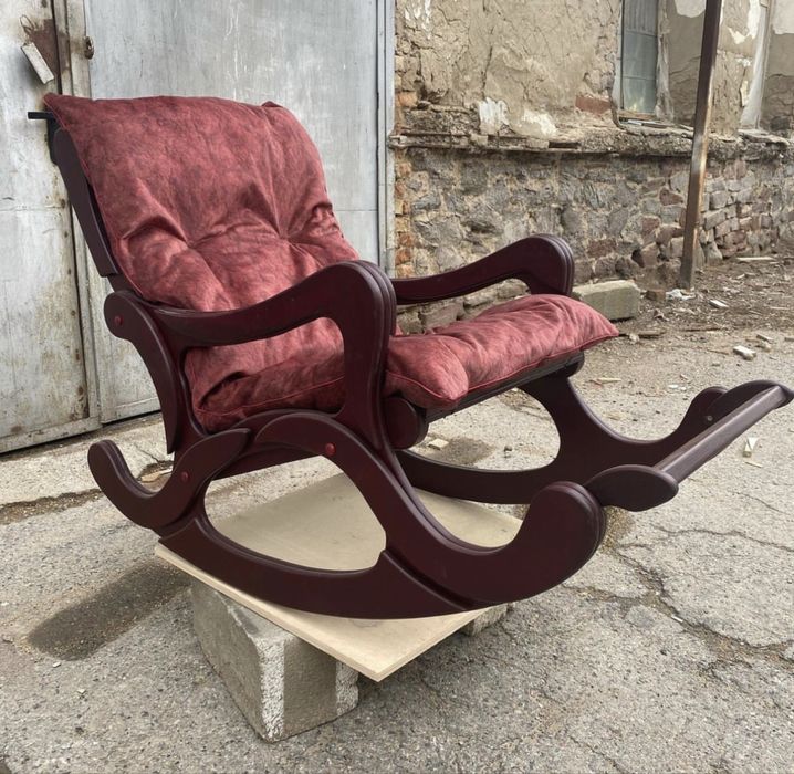 Кресло-качалка со сьемной подушкой
