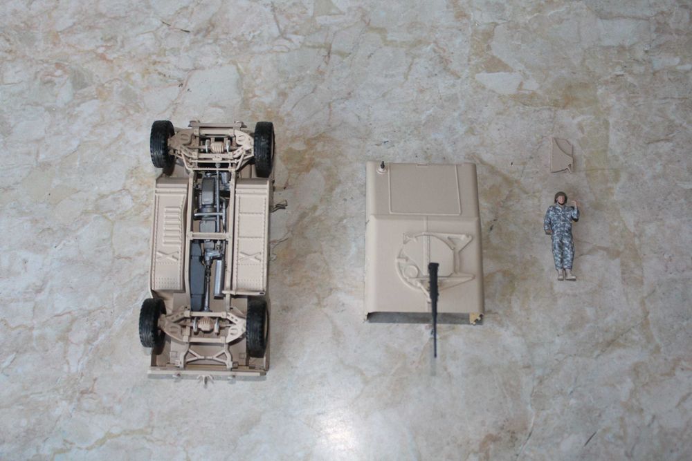 Macheta militara Humvee / Hummer / Hmmwv M998, scara 1/35