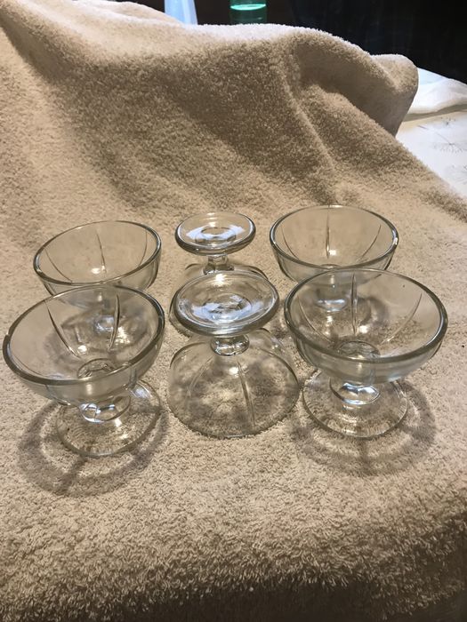 Ретро 12 бр.чинии за хран.--1965г нови Китка Н. пазар--чаши за сладол.