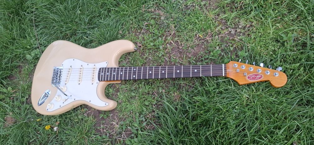 Chitara stratocaster stagg anii 90