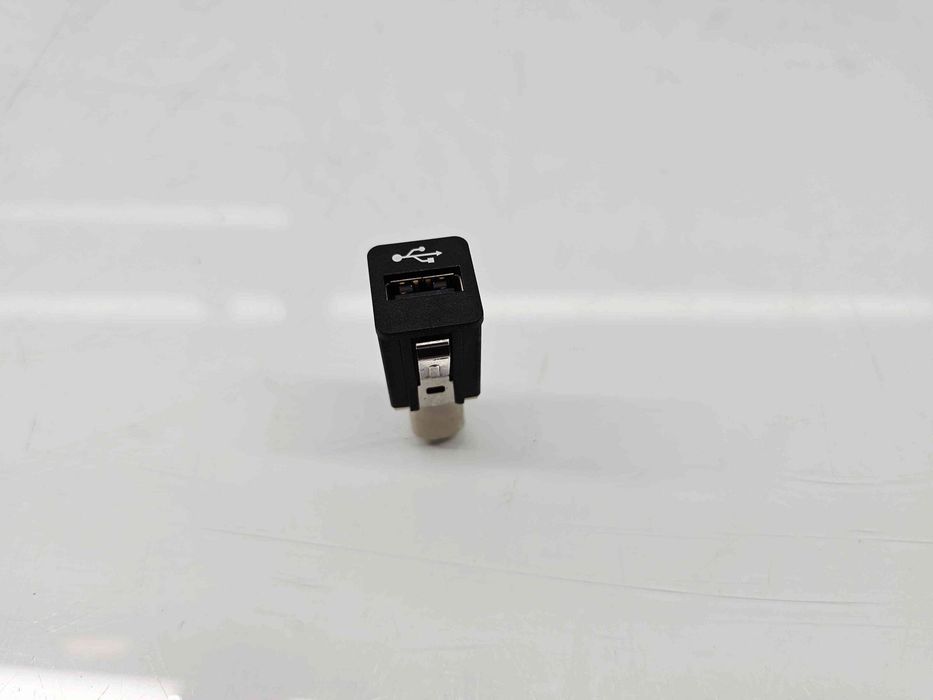 Conector auxiliar USB Bmw 5 (F10) [Fabr 2011-2016] 9237656