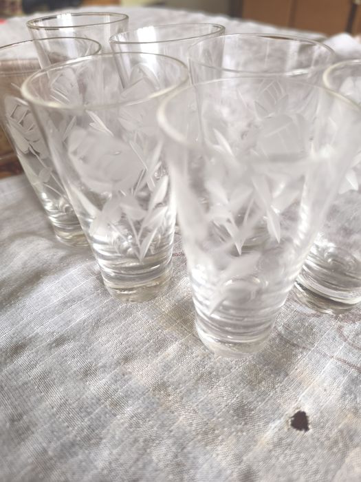 Гравиран стъклен поднос с гравирани чаши (НОВИ)