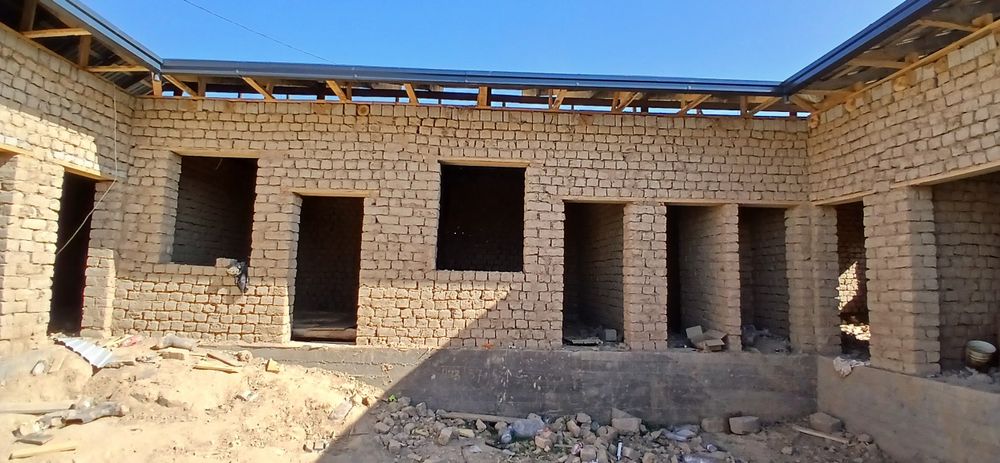 Uy sotiladi ! Pabedada