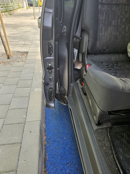 Тойота превия 2.0 D4D