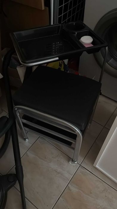 Masa manichiură cu aspirator incorporat