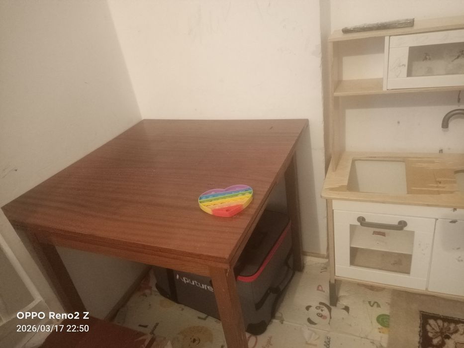 Кухонный Стол. В