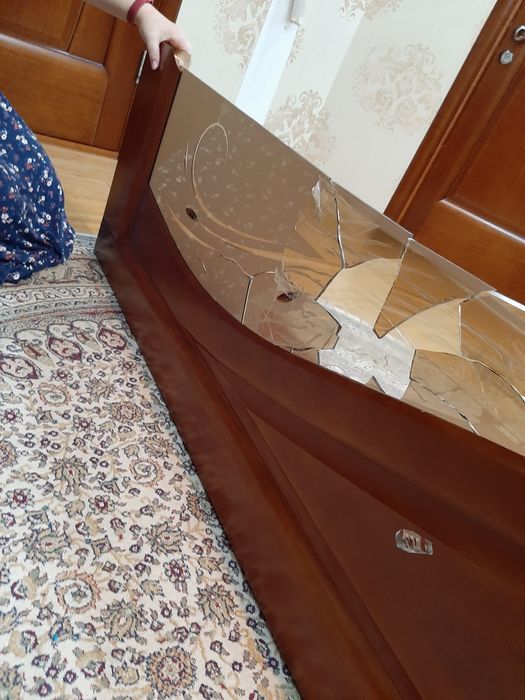 Ремонт межкомнатных дверей. Замена стекла, полотна, замка. Регулировка ...