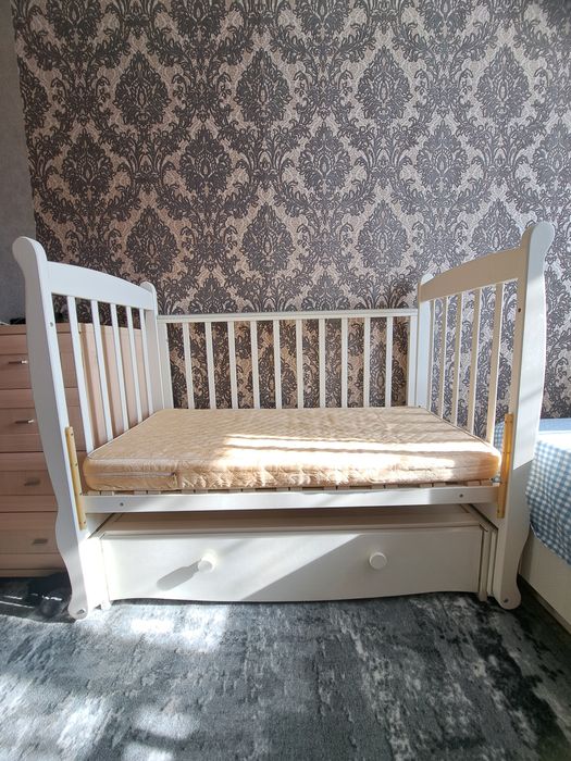 Детская кроватка