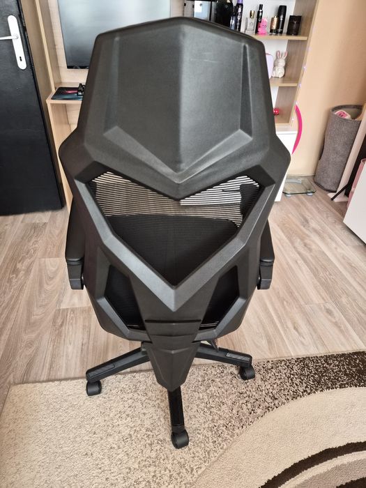 Офис стол (геймарски)