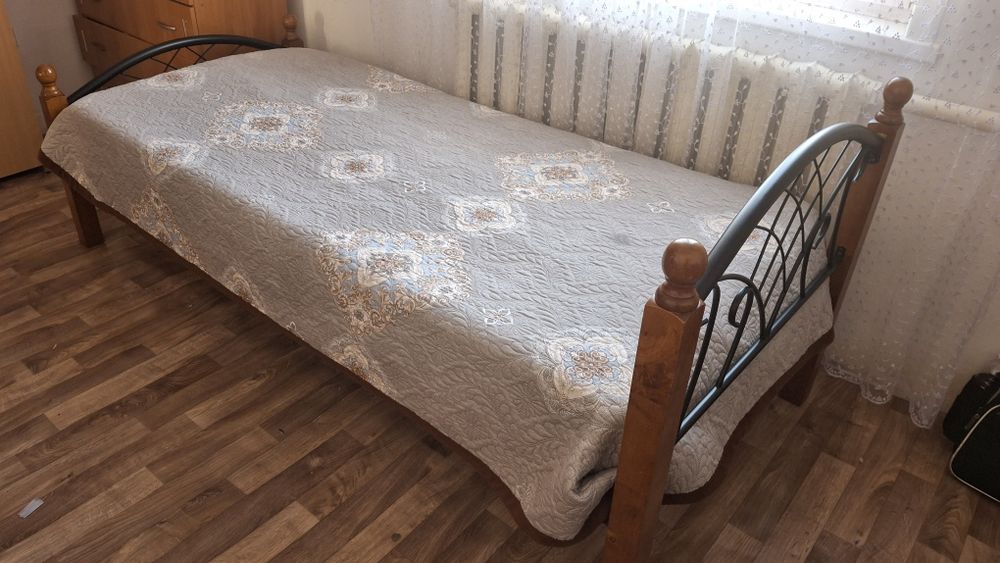 Спальный кровать