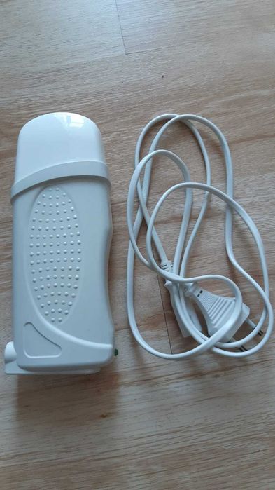 Incalzitor electric pentru ceara roll-on