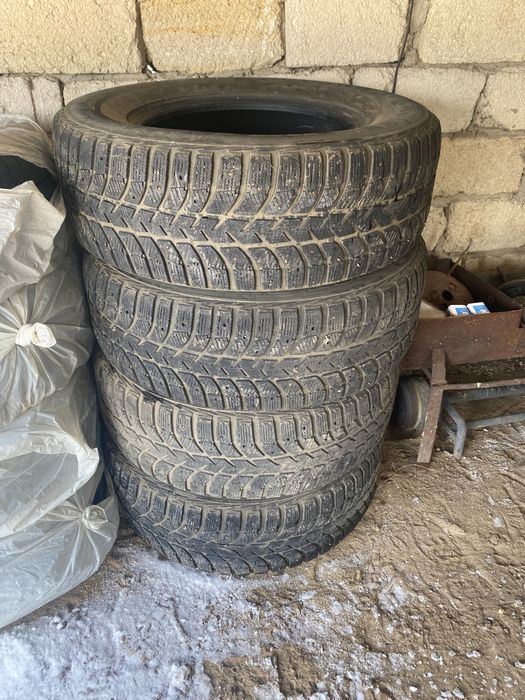 (Шины продается R 20 и R 17)