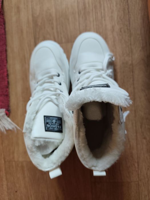 Кроссовки зимние