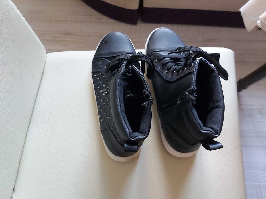 Дамски кецове,черни на цвят