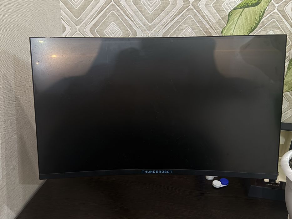 ThudeRobot 27” 240hz