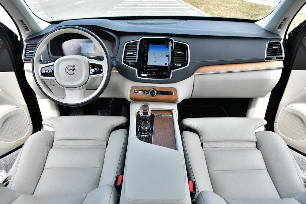 Volvo XC 90 B5 MHEV AWD 5 locuri Inscription 4x4