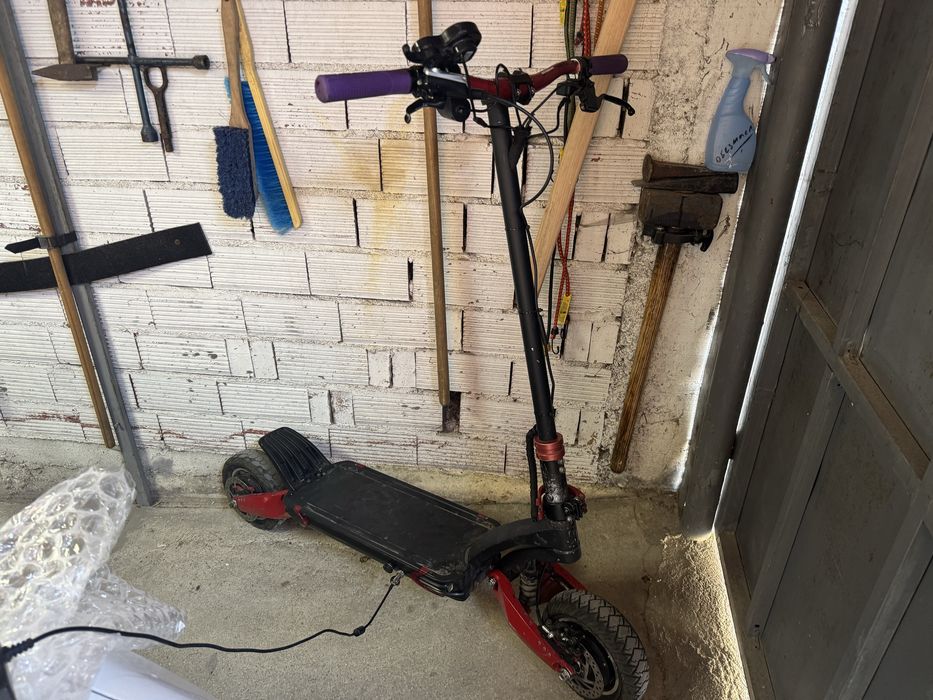 Продавам тротинетка за части