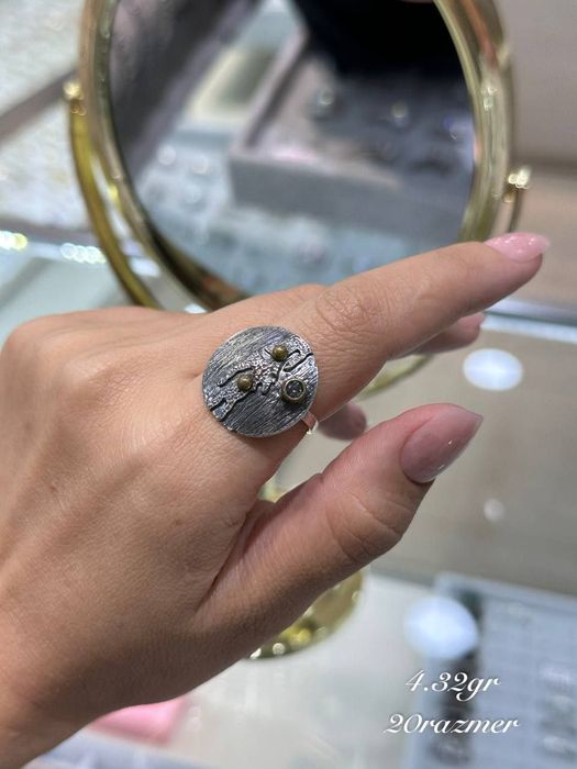 Продам серебряный комплект 925