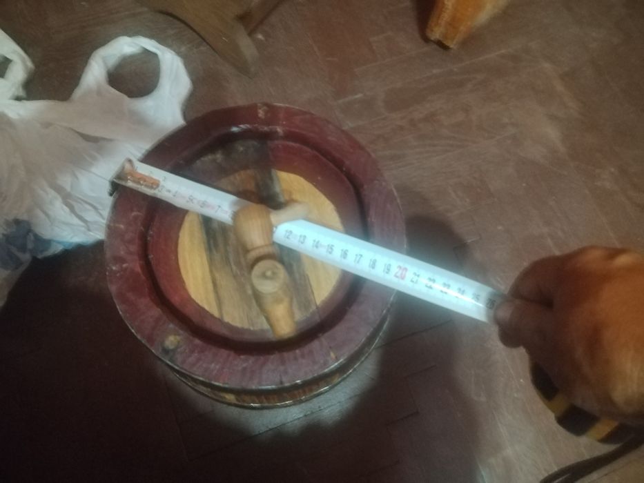 Старо дървено буренце