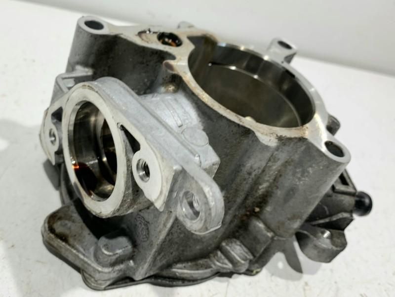Pompa vacuum Volkswagen Passat CC 06J145100B 1.8 benzina CDHB