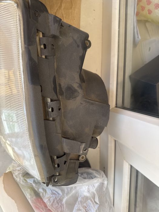 Фары на Ауди 100