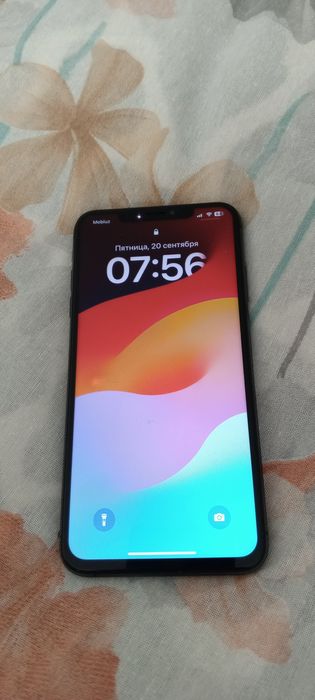 Iphone xs max karobka dakument bor ayb yoq ideal