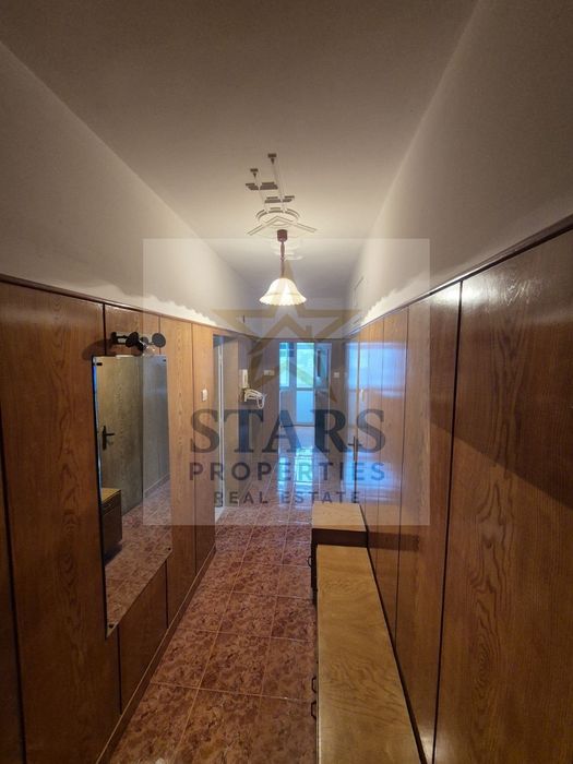 Продажба 3-стаен гр. Варна - Червен Площад