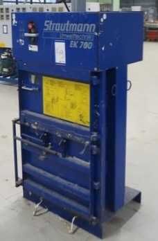 Presa balotat carton, folie, Strautmann EK 700