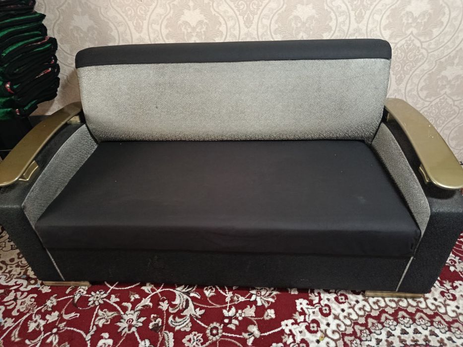 Диван сотилади срочно