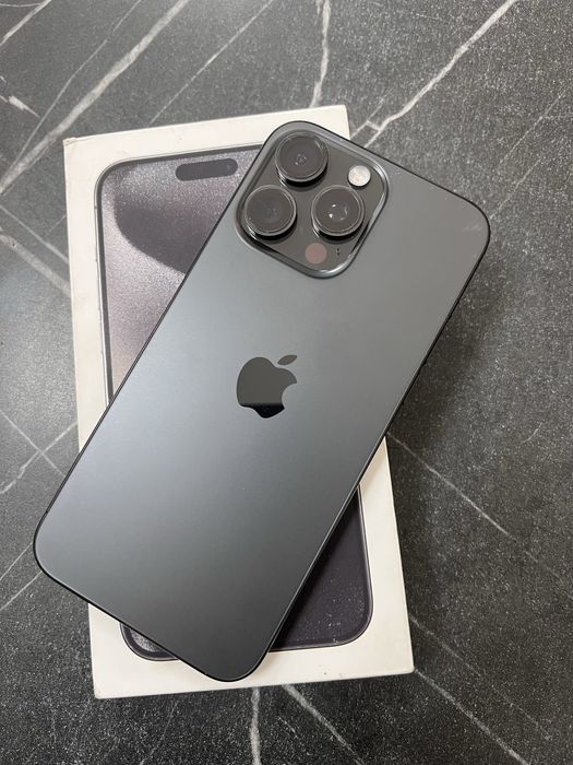 Iphone 15 pro max в отличном состоянии