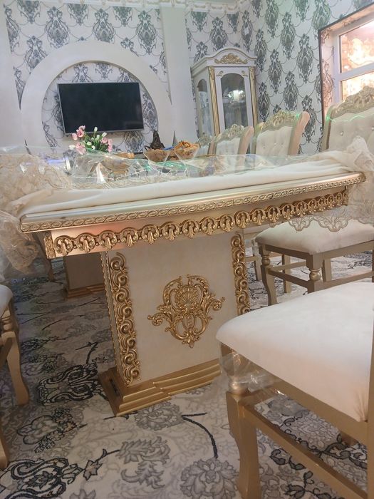 Стол стуллар сотилади