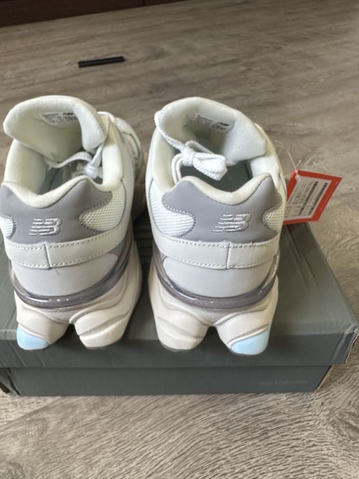 Adidas new balance 9060