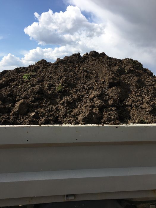 Nisip Pamant negru vegetal  Balastru Pietris Chisai