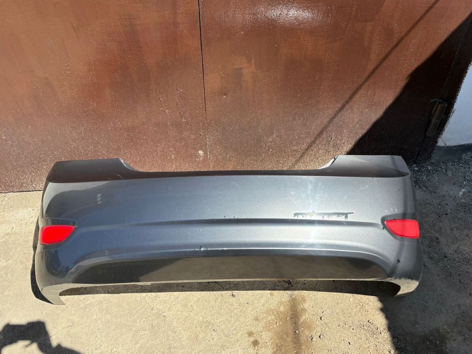 Задний бампер на Hyundai Accent