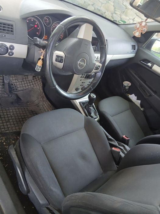 Vînd opel astra h 1.7 cdti