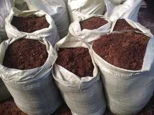 реализуем навоз перегной в мешках