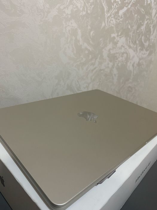 Macbook Air 13 M4 2025