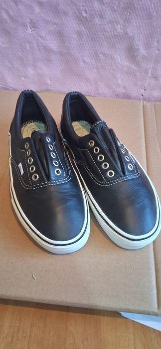 Teniși din piele Vans mărimea 40,5