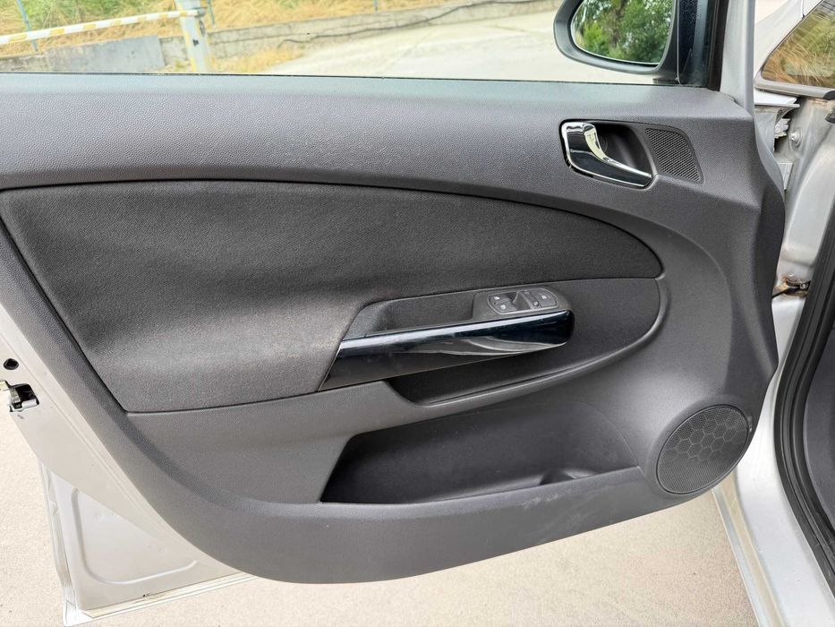 Opel Corsa 1.3 CDTI 2008 КЛИМА COSMO Нови Гуми