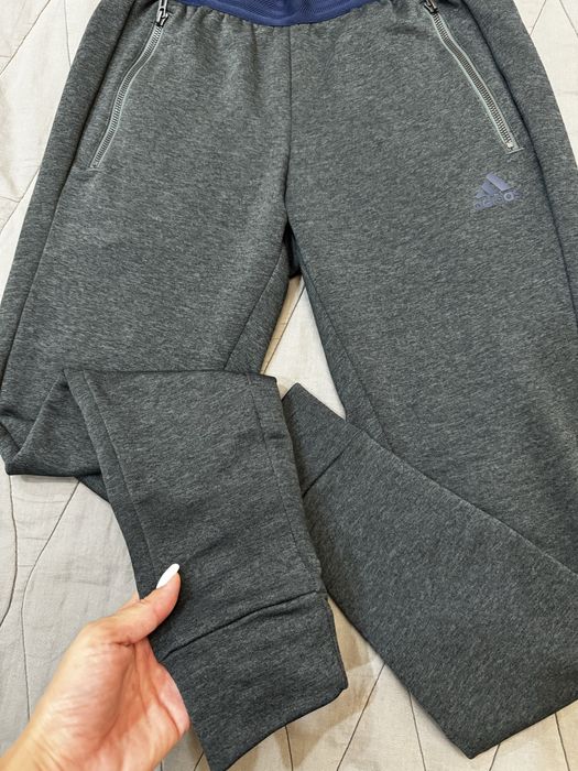 Спортивный костюм Адидас