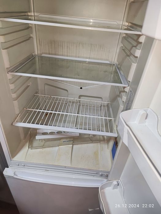 Холодильник Indesit