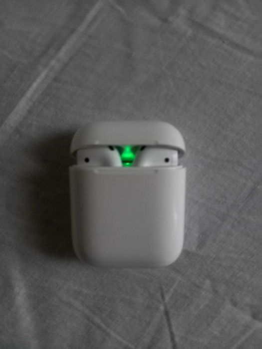 Беспроводные наушники Airpods