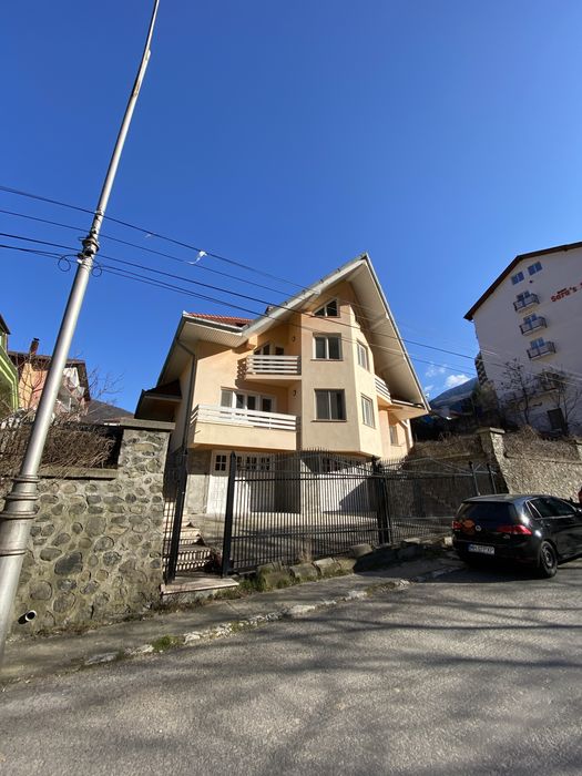 De vanzare casa/pensiune Baile Herculane