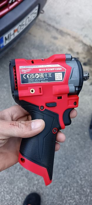 Impact milwaukee 2025 cu baterie de 6 ah