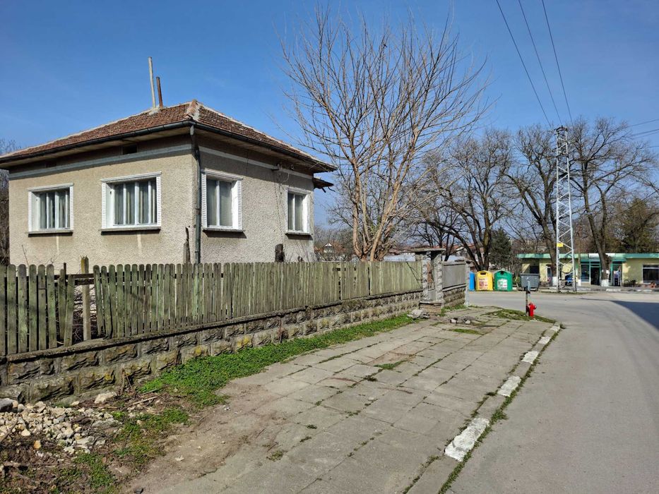 Продавам къща на центъра